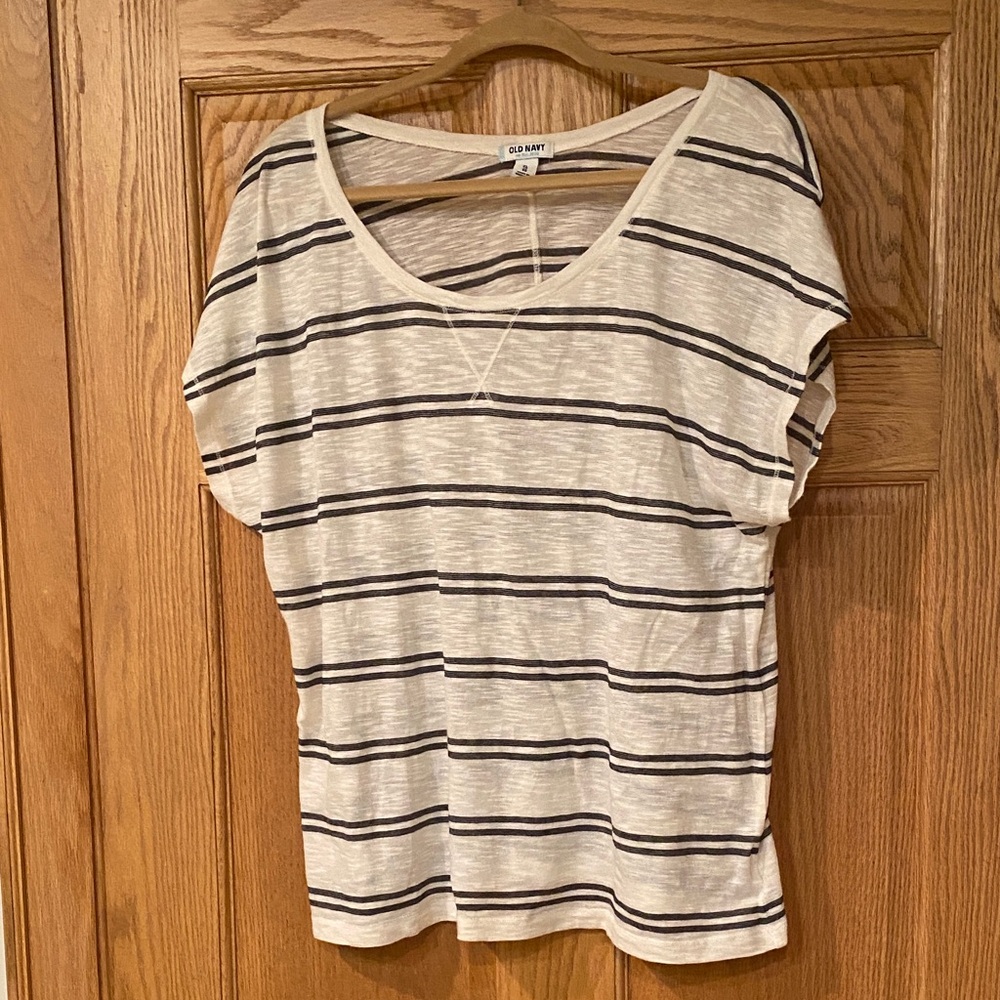 Old Navy Women's Cream and Black Striped Tee